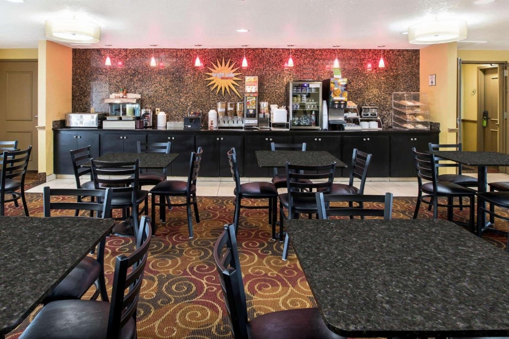 La Quinta Inn & Suites by Wyndham Salina